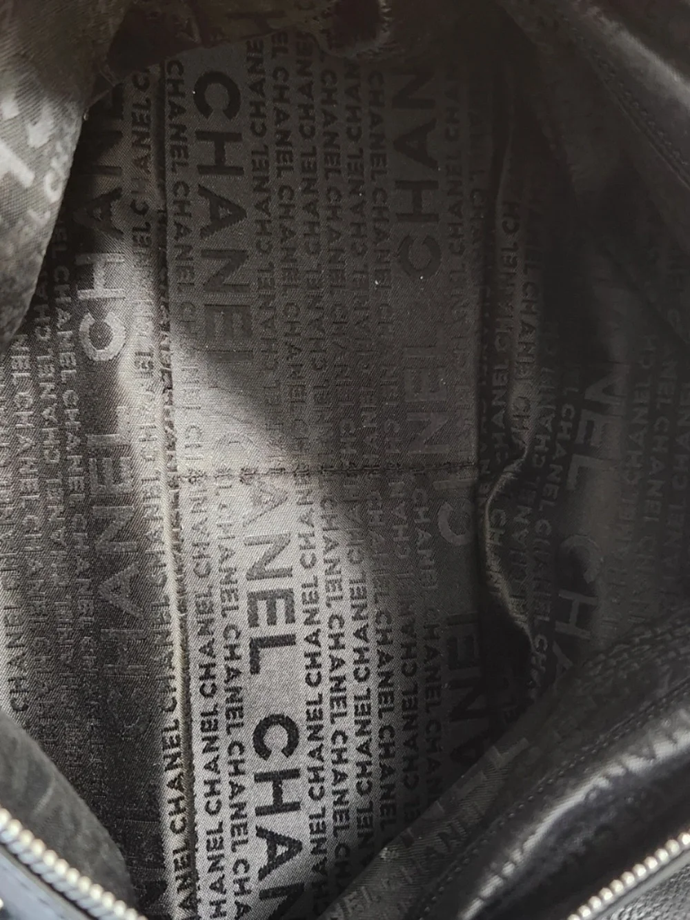 CHANEL Tote - Picture 9 of 16